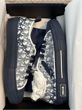 Dior Men’s Navy and White Transparent Oblique B23 Sneakers